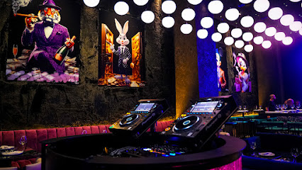 AF1QipNN WdWmuZqzy6B0L7XVbawsO1CC9qiJQt3Vcliw426 h240 k no 2